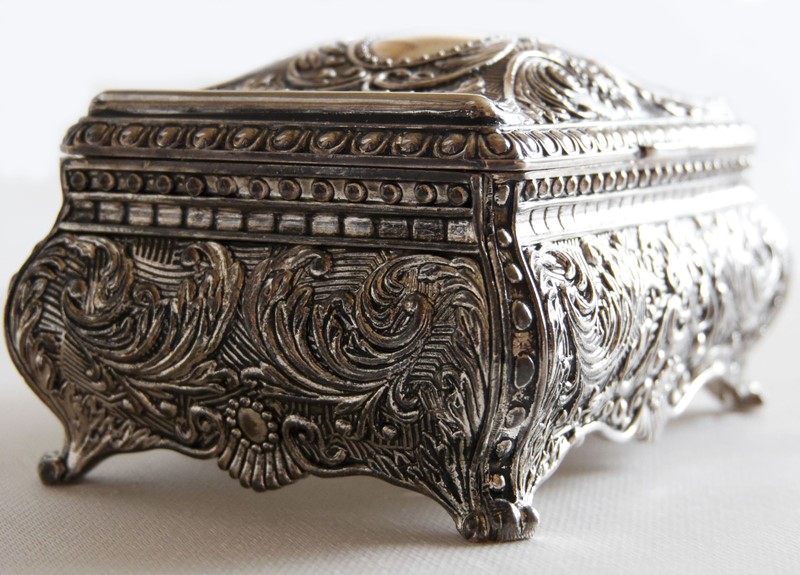 Selling the family heirlooms
