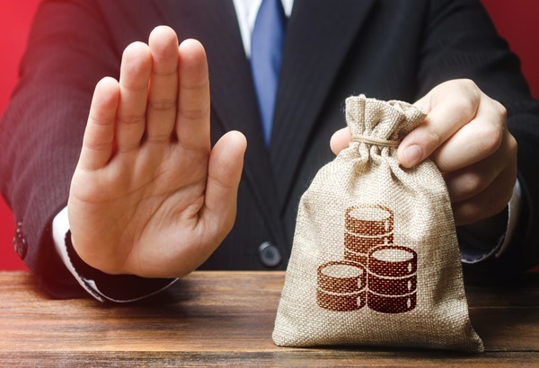 Vergoeding ontslag arbeidsongeschikte medewerker is onbelaste schadevergoeding