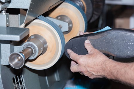 Schoenherstelbedrijf verliest rechtszaak over gestolen kasomzet Schoenherstelbedrijf verliest rechtszaak over gestolen kasomzet