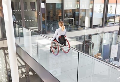Bij overgang onderneming gaat ook arbeidsongeschikte werknemer mee over